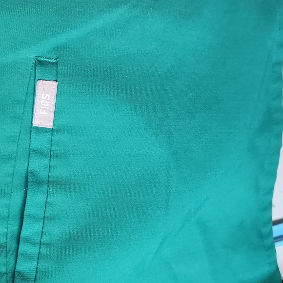 FIGS Green Scrub Top - Picture 6 of 13